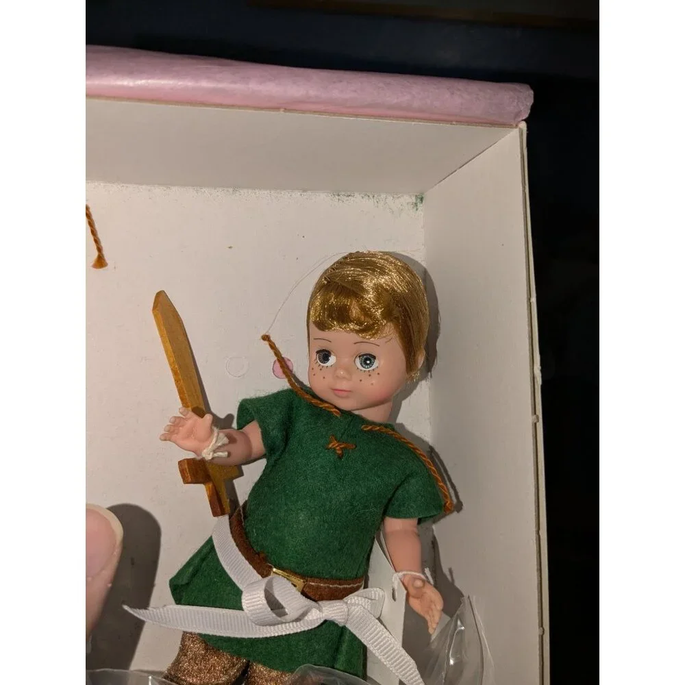 Madame Alexander Peter Pan Doll 8" The Classic Friends #13660 box accessories - Picture 2 of 8